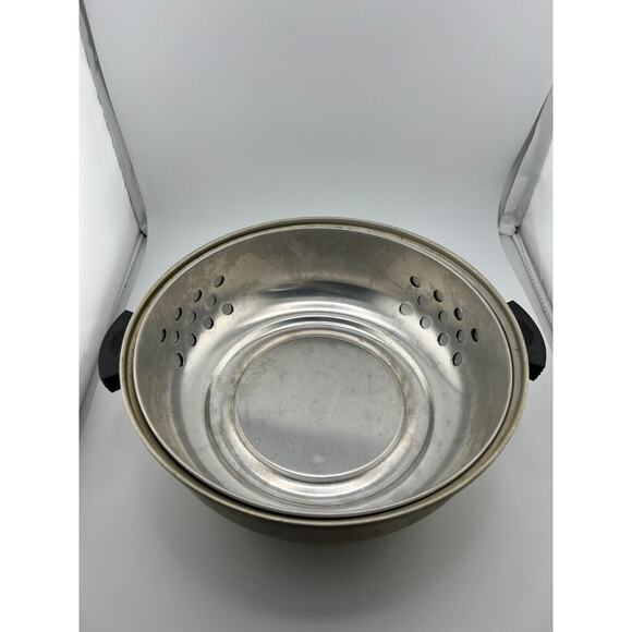 Vintage‎ Silver Aluminum Bread or Bun Warmer 3-Piece Serving Oven - Picture 7 of 10